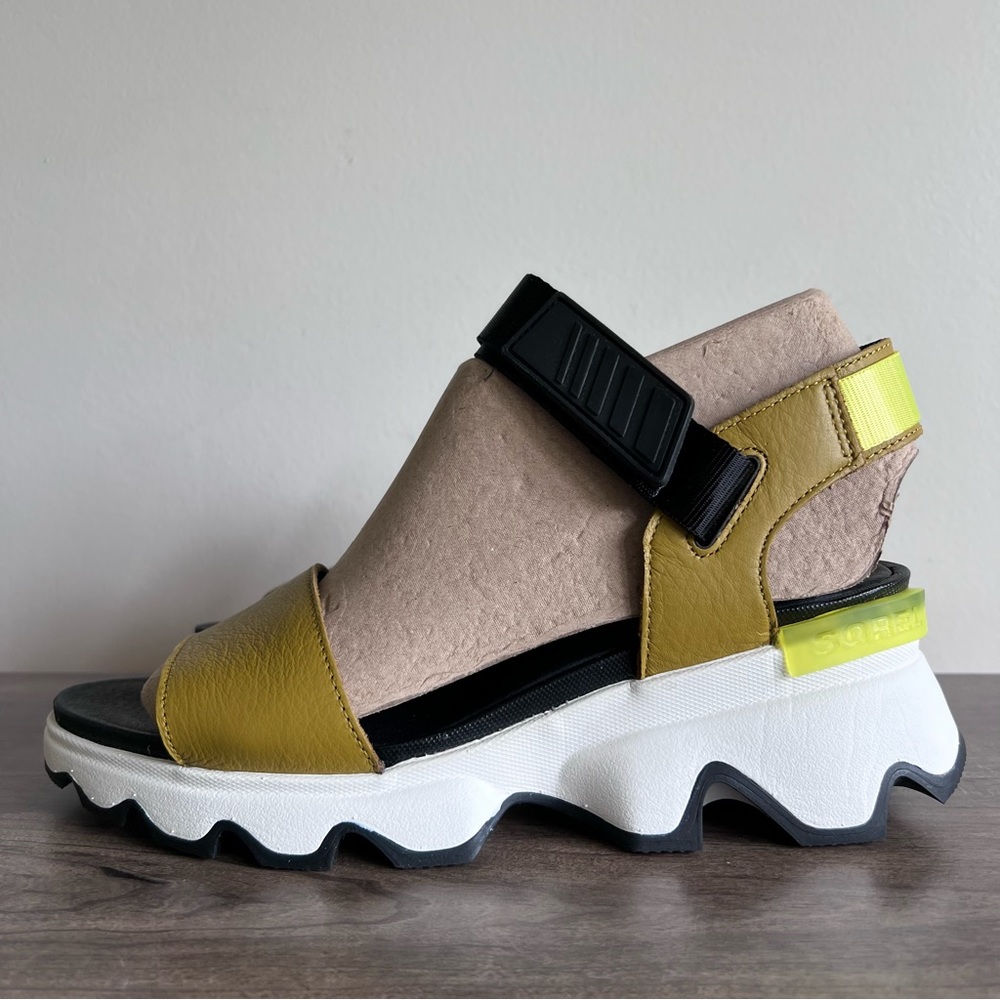 NWOB Sorel Kinetic Dioxide Gold Women's Sandal Size 10